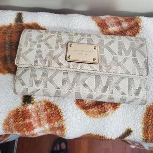 Micheal Kors wallet